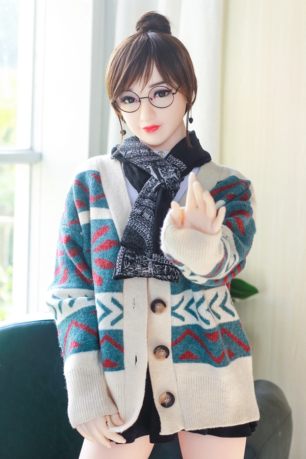 メセドールのブレンダ：150cmのリアルな小胸セックスドールをレビュー