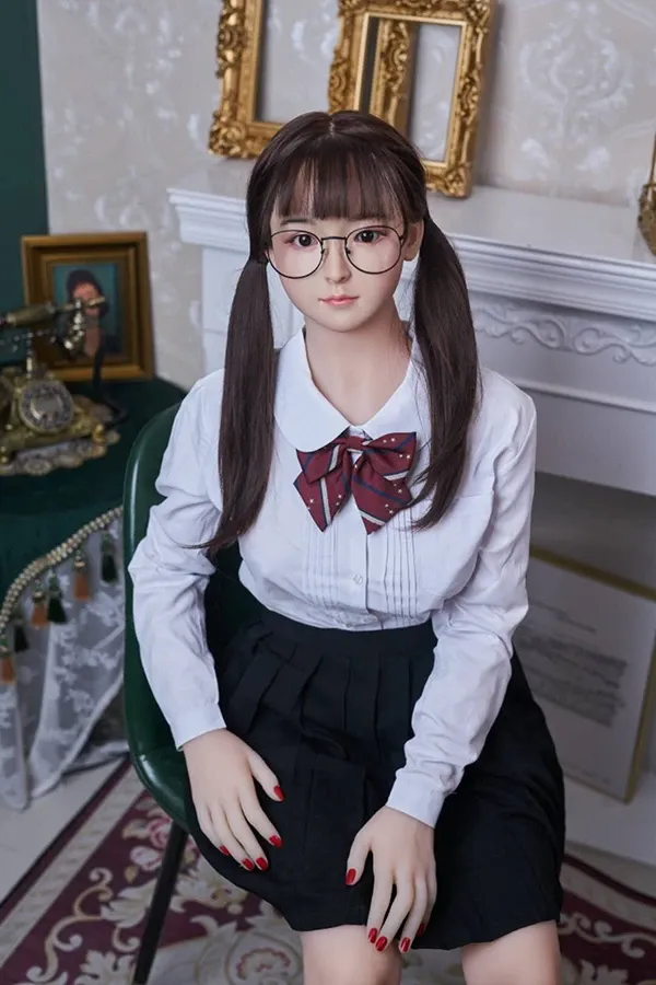 レビュー：Dimu DollのElaine - 小さくて愛らしい胸を持つ148cmのシリコン製セックスドール