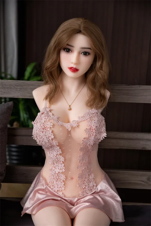 甘い巨乳セックスドール「フレダ・トルソー」レビュー：リアルな機能と官能的な体験を総合的に考察