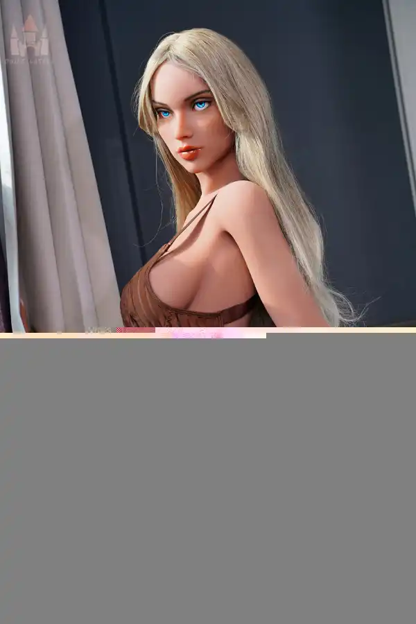 リアルなEカップTPEセックスドール「カロリナ」170cmレビュー：ドールズキャッスルDC50モデルを探る