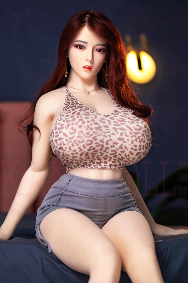 メセドール ベリンダ 158cm レビュー：巨乳の成熟したシリコン製セックスドールのリアルさを探る