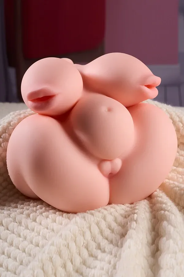 ジニアセックスドールレビュー：口腔、乳房、乳首への挿入機能を探る